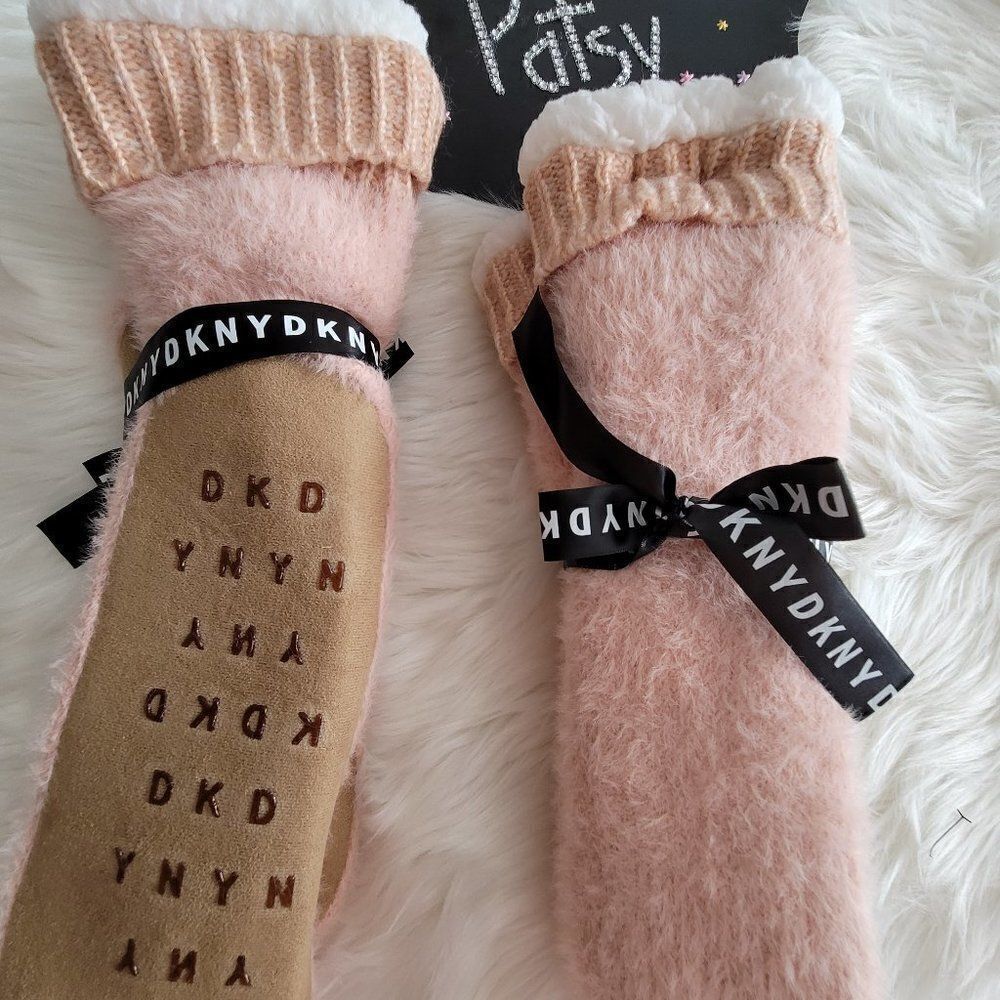 NWT DKNY Pink Sherpa Lined Slipper Socks NWT 905